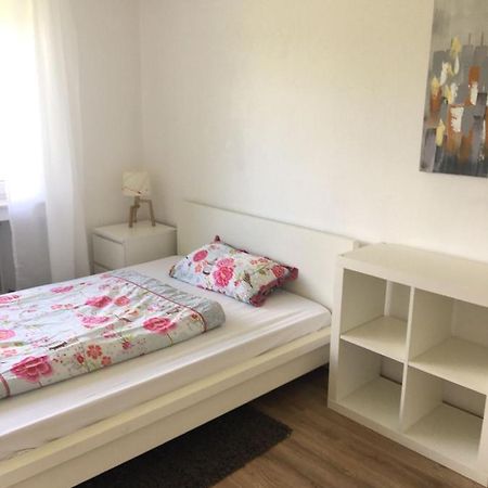 Mayen, Im Mohren, Privatzimmer Nr1, Waldrand, Nahe Nurburgring & Burg Eltz, Gemeinschaftsbad Esterno foto